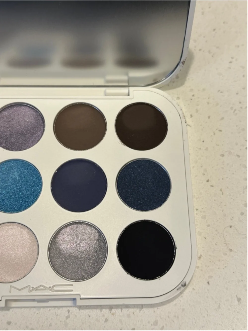 MAC Limited Edition Snowbody’s Business Eyeshadow Palette | LIKE NEW